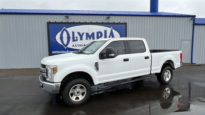 2019 Ford F-250 XLT 4x4 Crew Cab 160 in's photo
