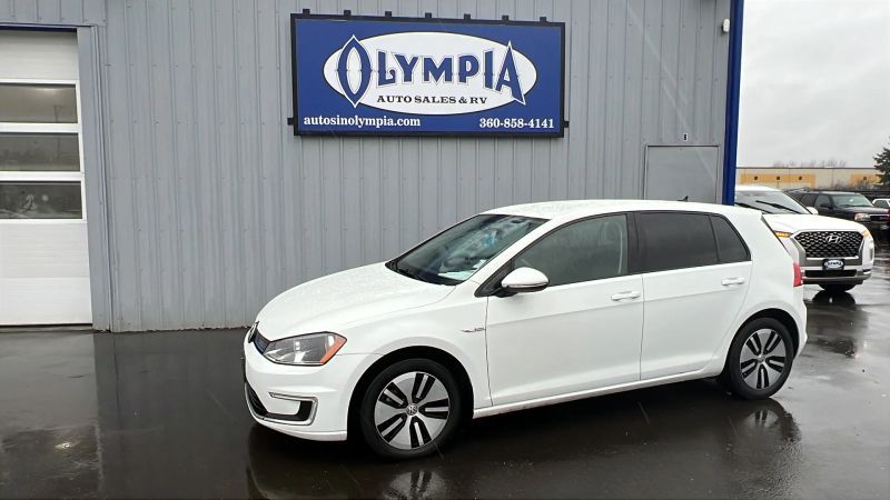 2016 Volkswagen e-Golf e-Golf SE's photo