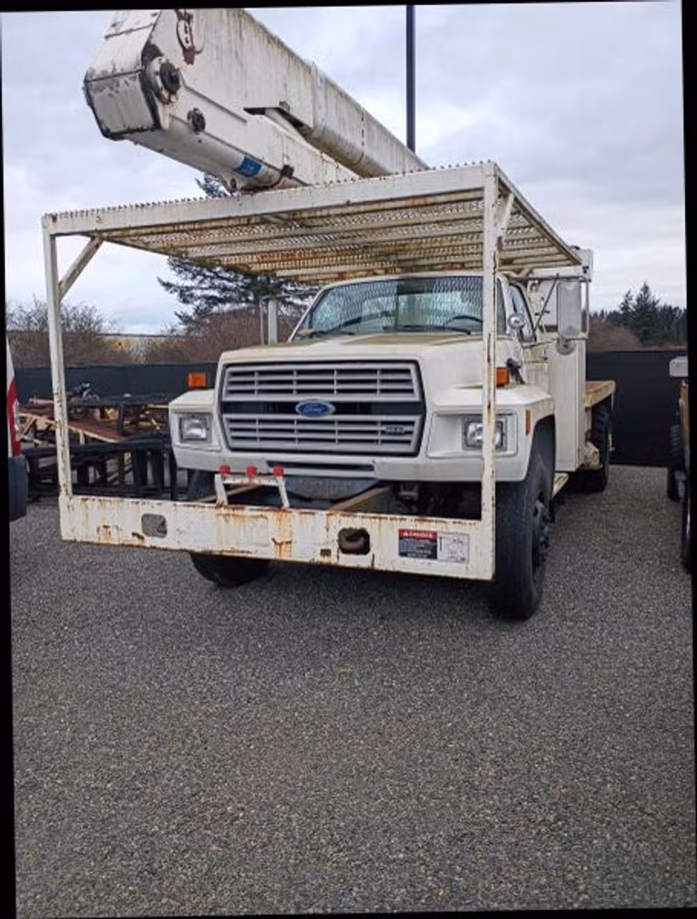 1990 Ford F-800's photo