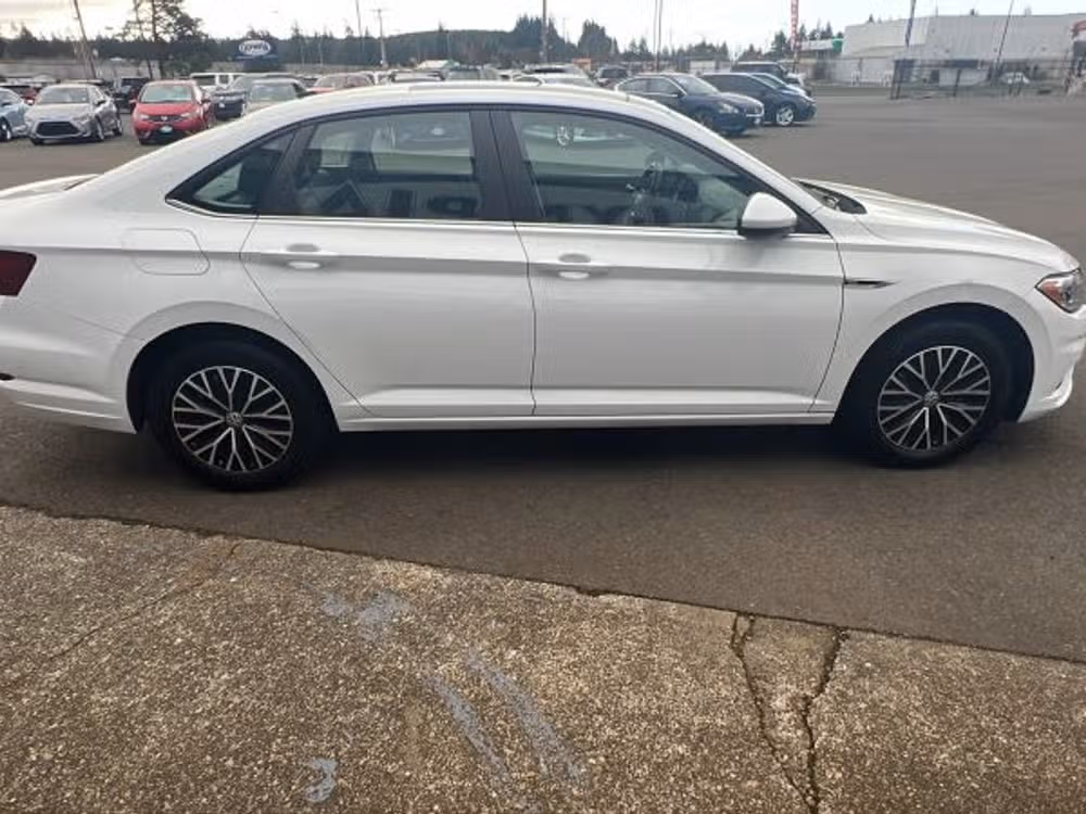 2019 Volkswagen Jetta SEL Lower Image 2