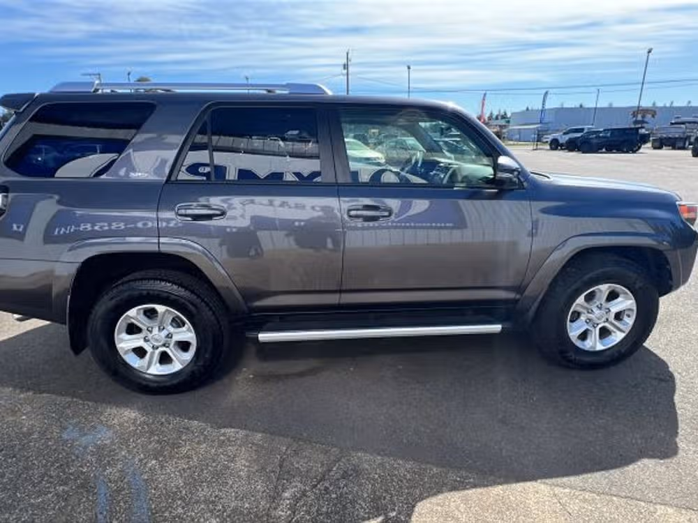2015 Toyota 4Runner SR5 Premium Lower Image 2