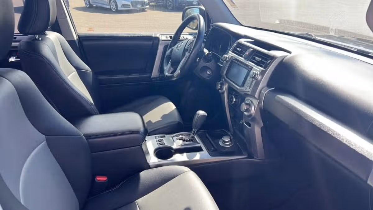 2015 Toyota 4Runner SR5 Premium Image 5