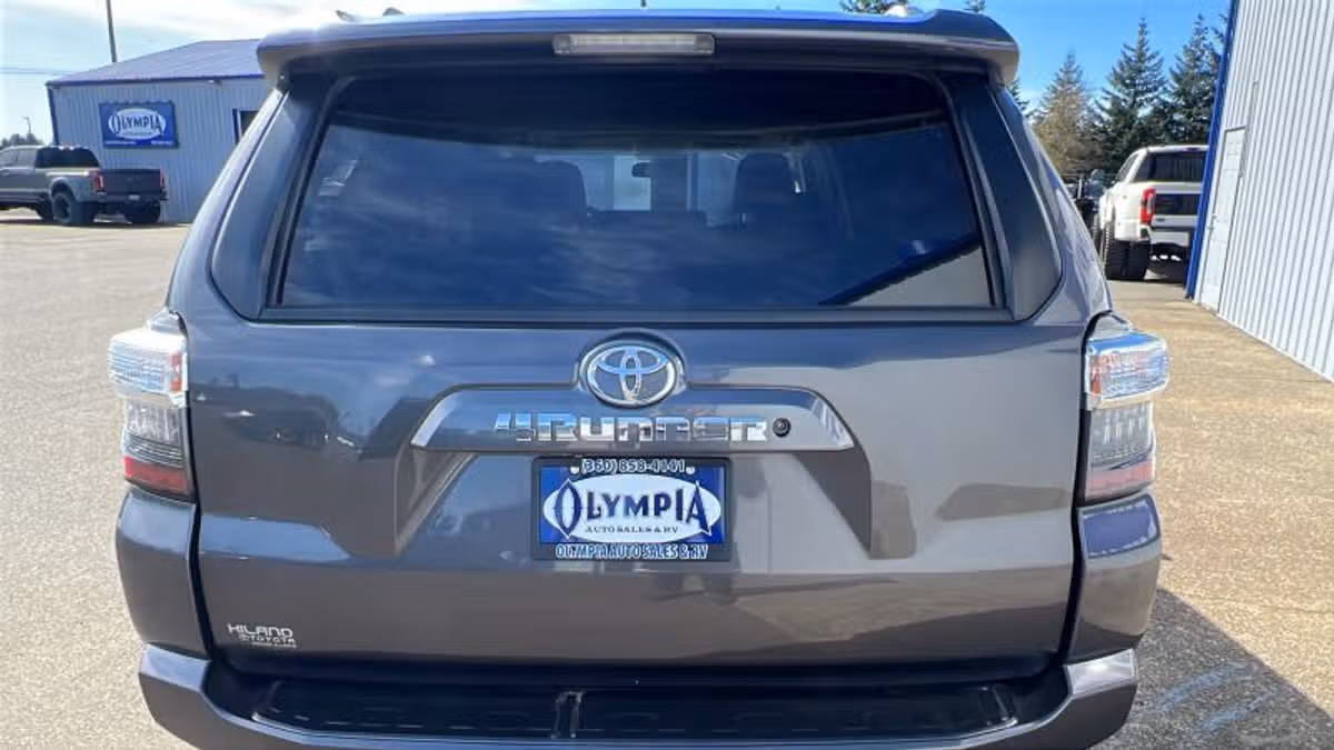 2015 Toyota 4Runner SR5 Premium Image 9