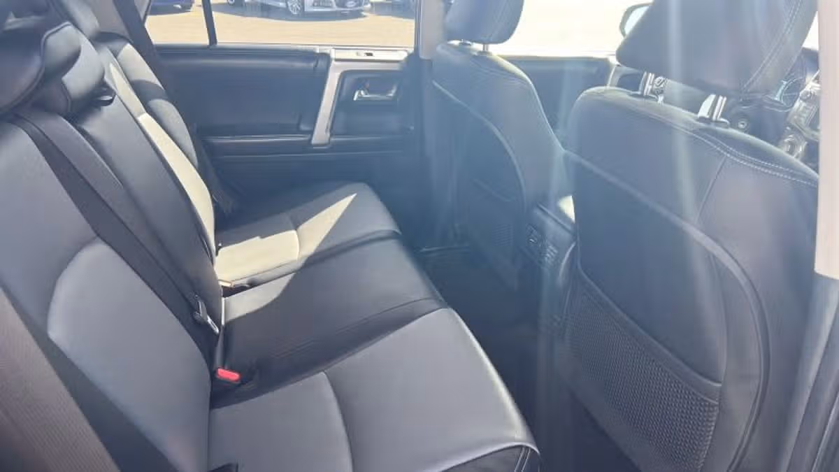 2015 Toyota 4Runner SR5 Premium Image 6