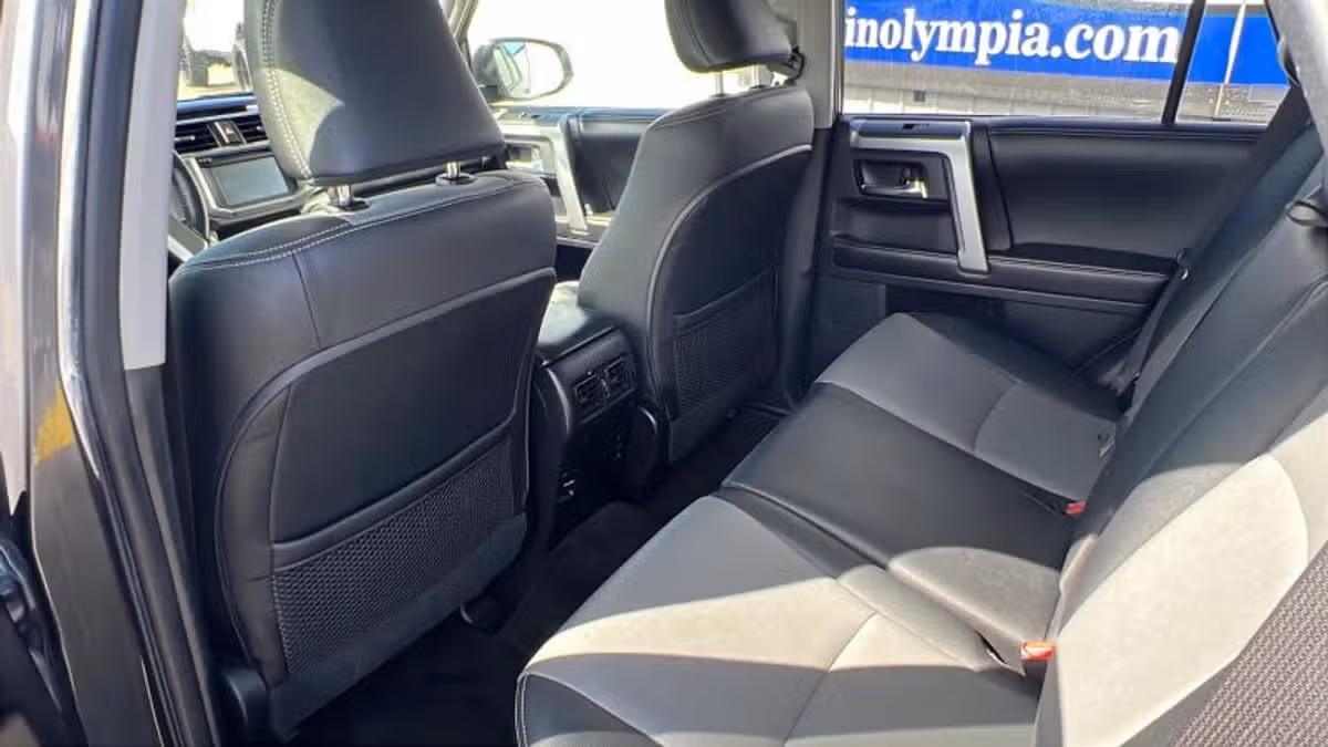 2015 Toyota 4Runner SR5 Premium Image 12