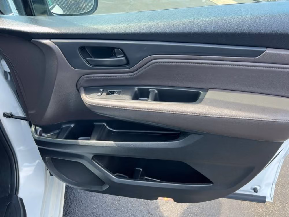 2020 Honda Odyssey Touring Image 9