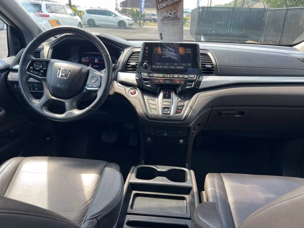 2020 Honda Odyssey Touring Image 11