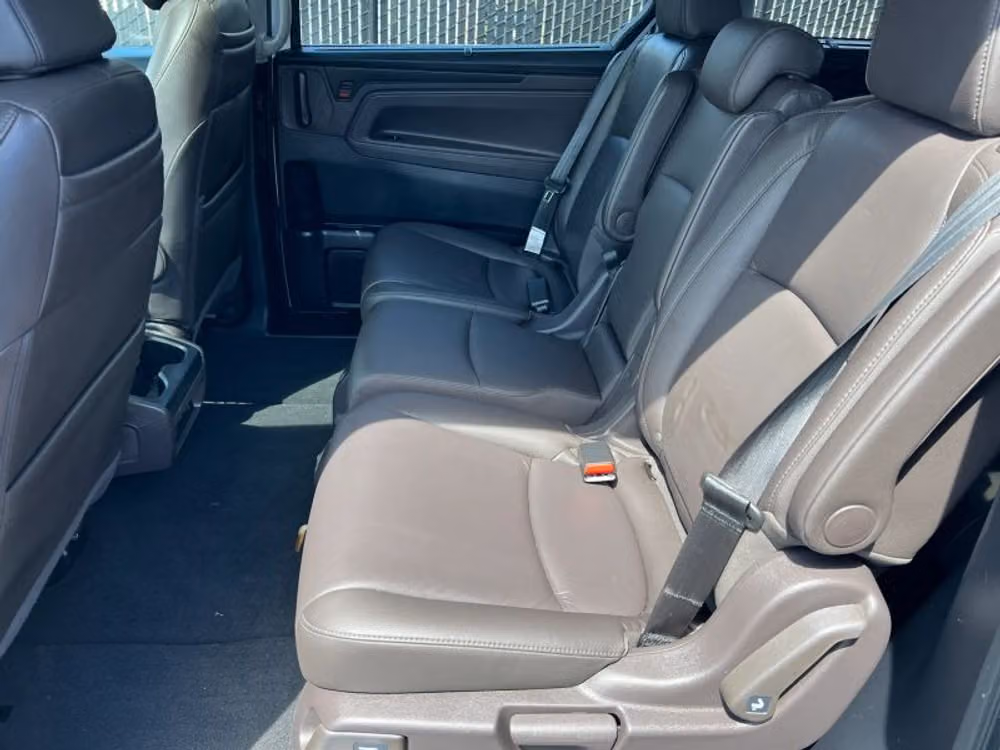 2020 Honda Odyssey Touring Image 18