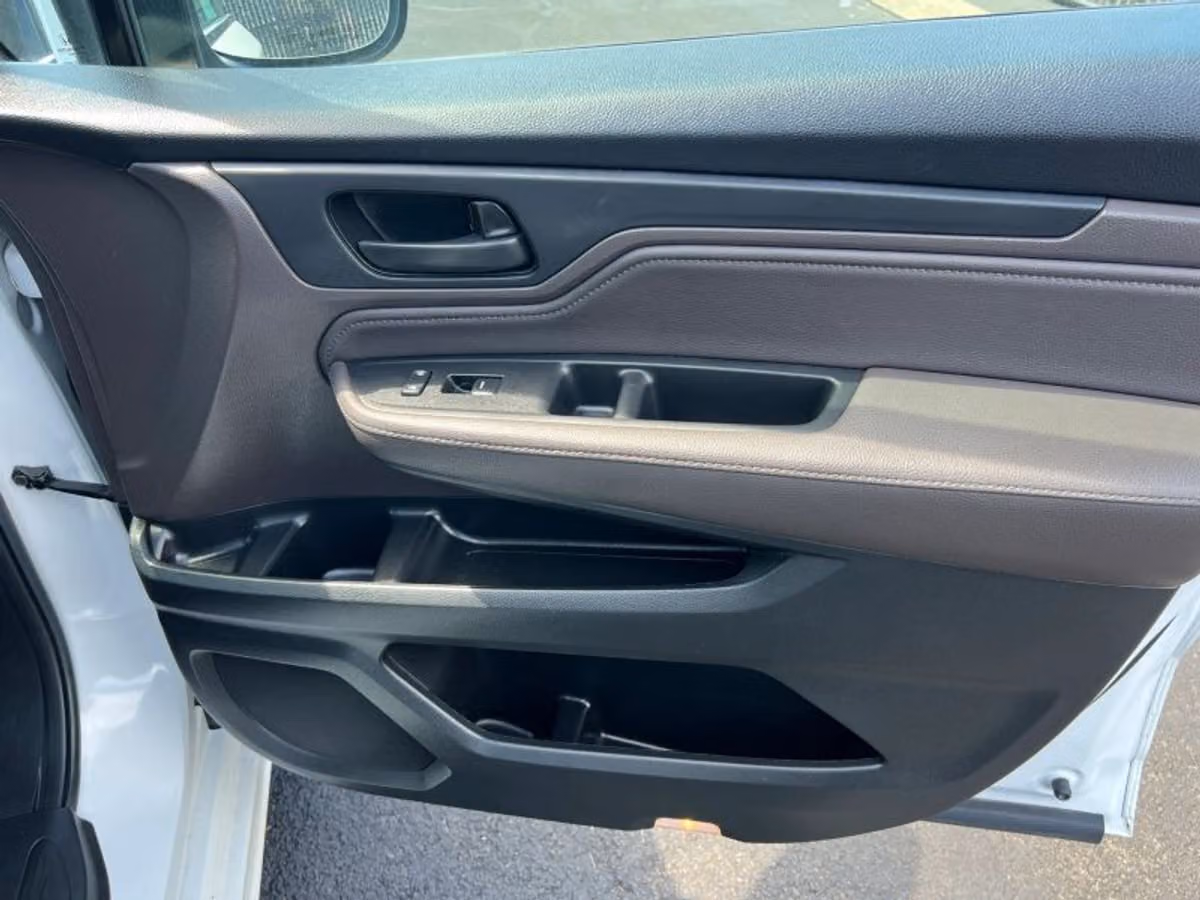 2020 Honda Odyssey Touring Image 9
