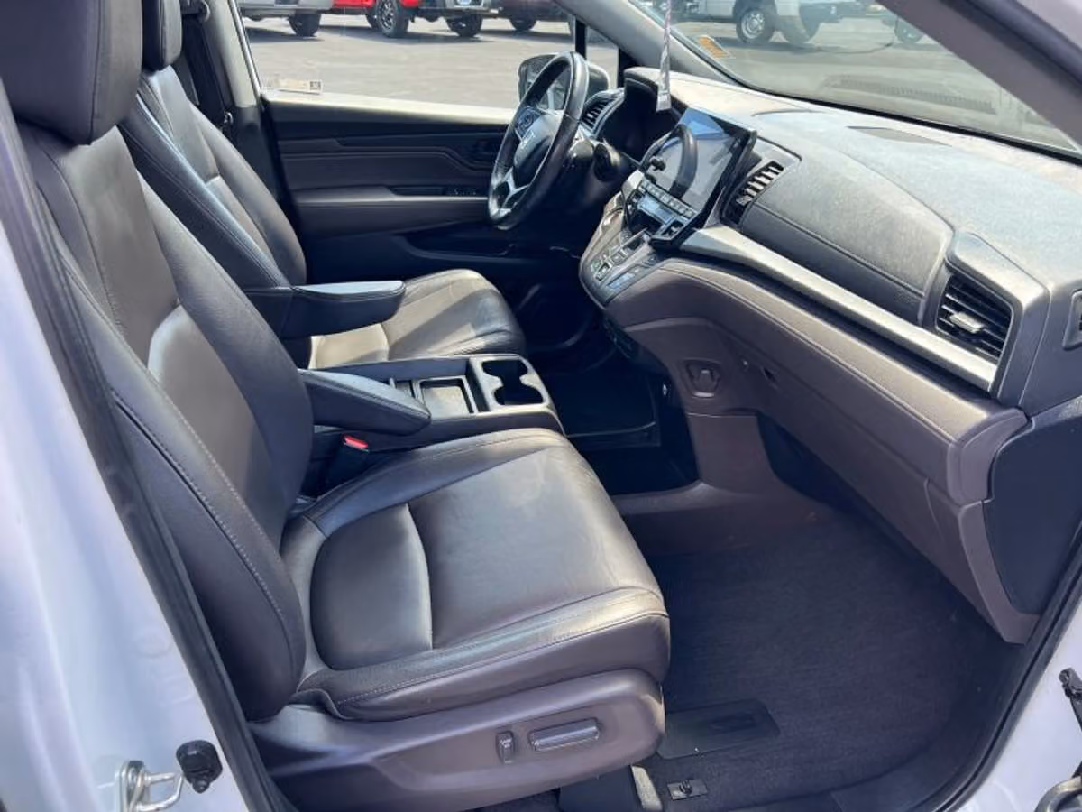 2020 Honda Odyssey Touring Image 8