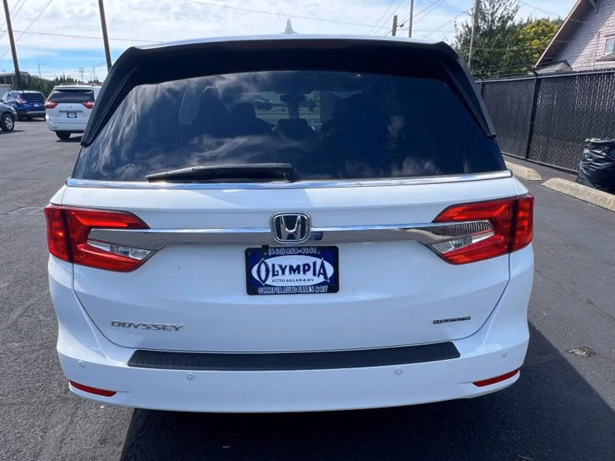 2020 Honda Odyssey Touring Image 14