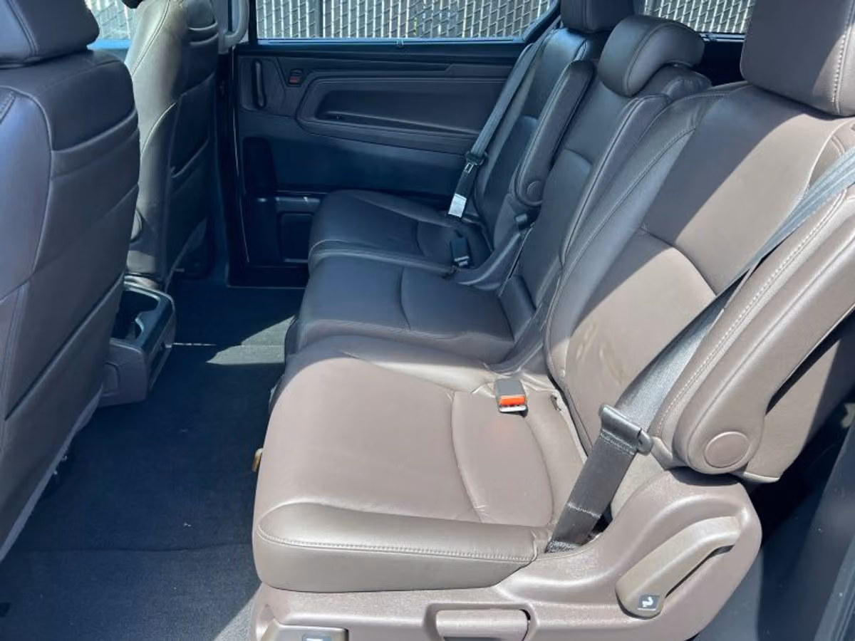 2020 Honda Odyssey Touring Image 18