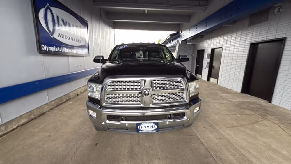 2017 Ram 3500 Laramie Image 4