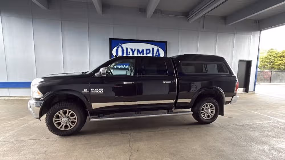 2017 Ram 3500 Laramie Image 2
