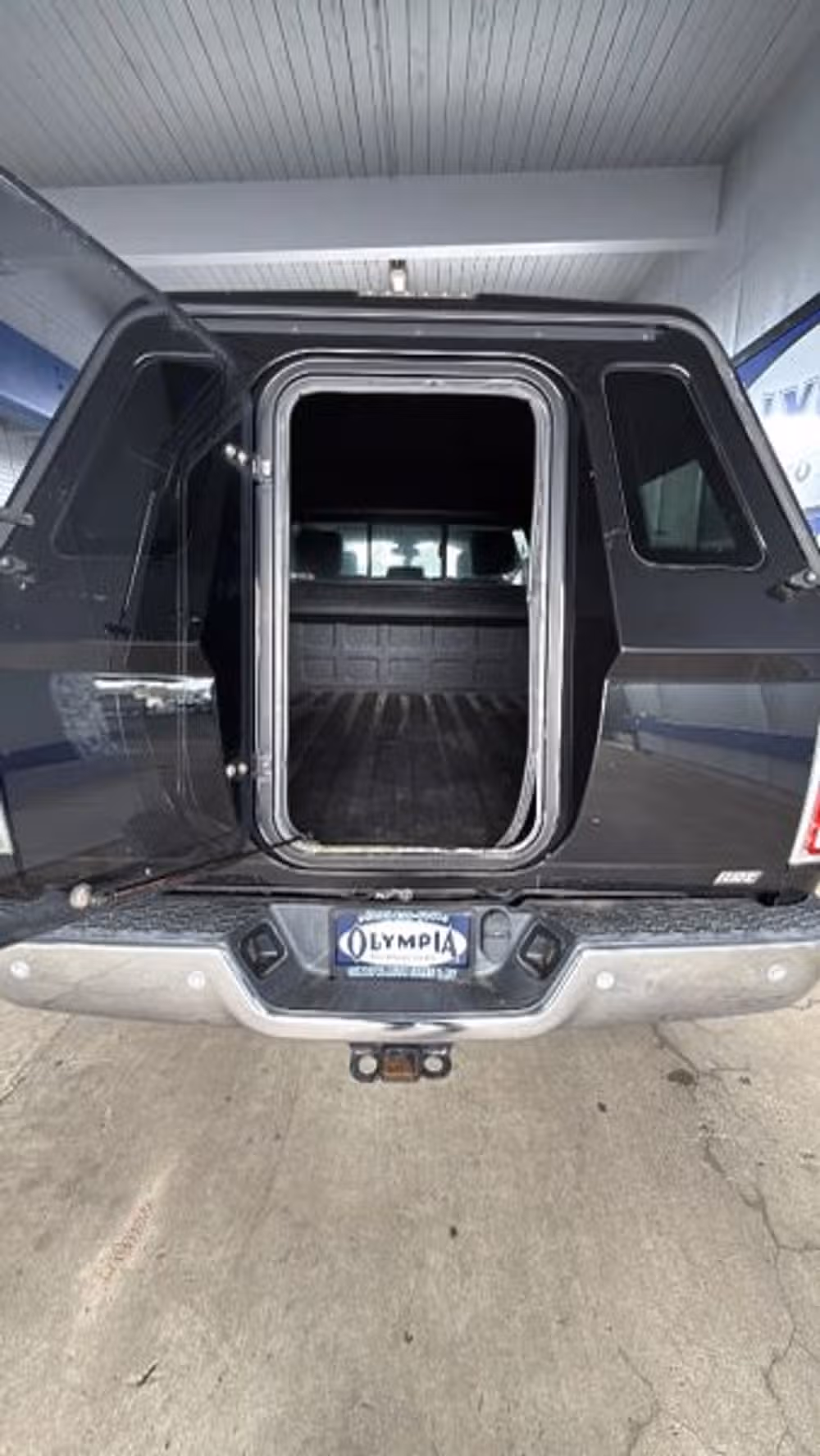 2017 Ram 3500 Laramie Image 8