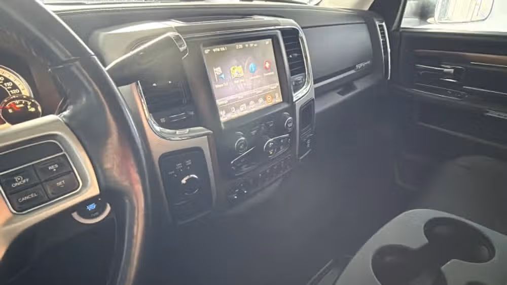 2017 Ram 3500 Laramie Image 18