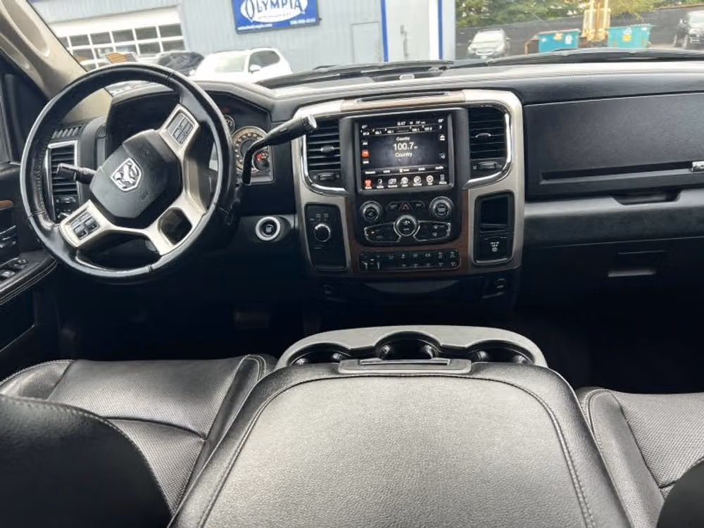 2017 Ram 3500 Laramie Image 12