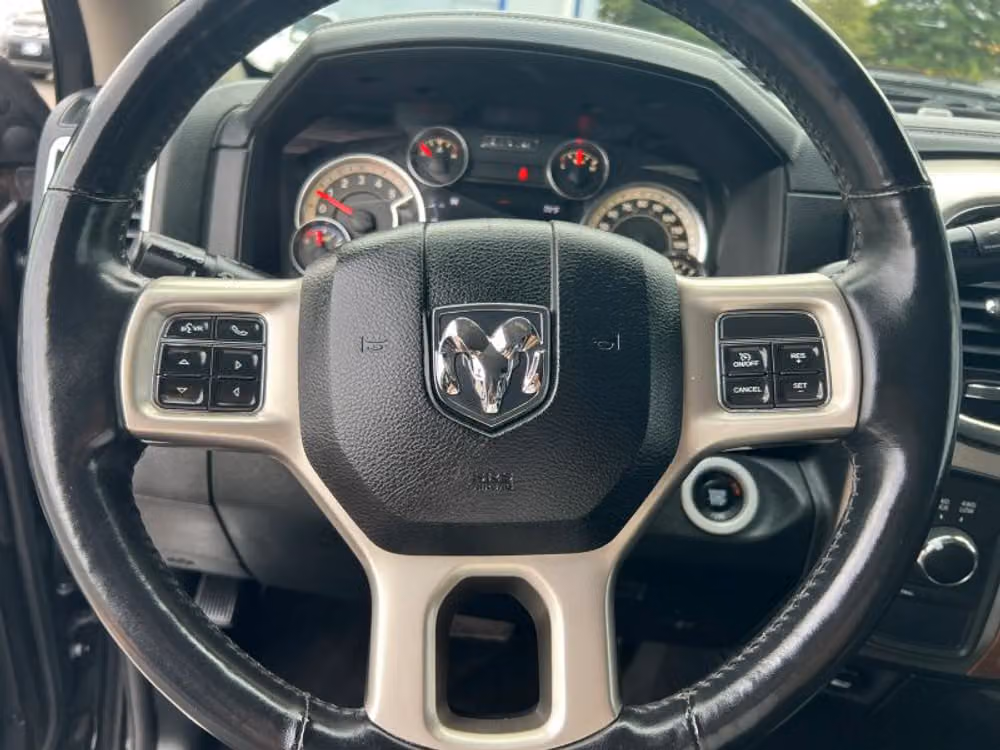2017 Ram 3500 Laramie Image 30