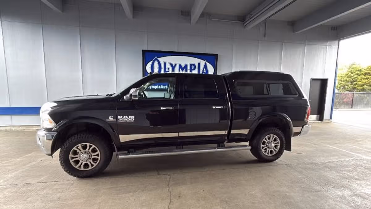 2017 Ram 3500 Laramie Image 2