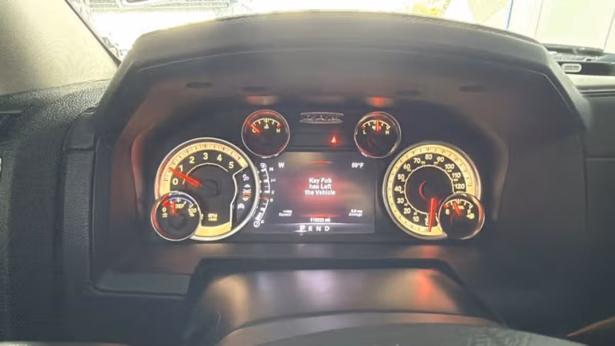 2017 Ram 3500 Laramie Image 17