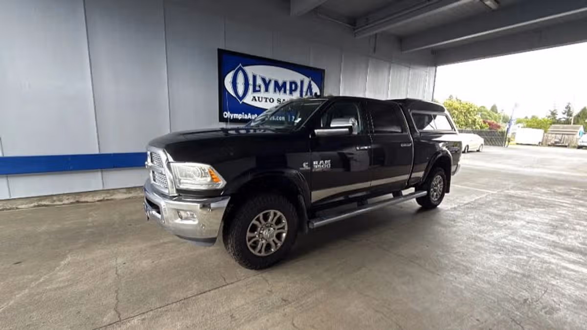 2017 Ram 3500 Laramie Image 3