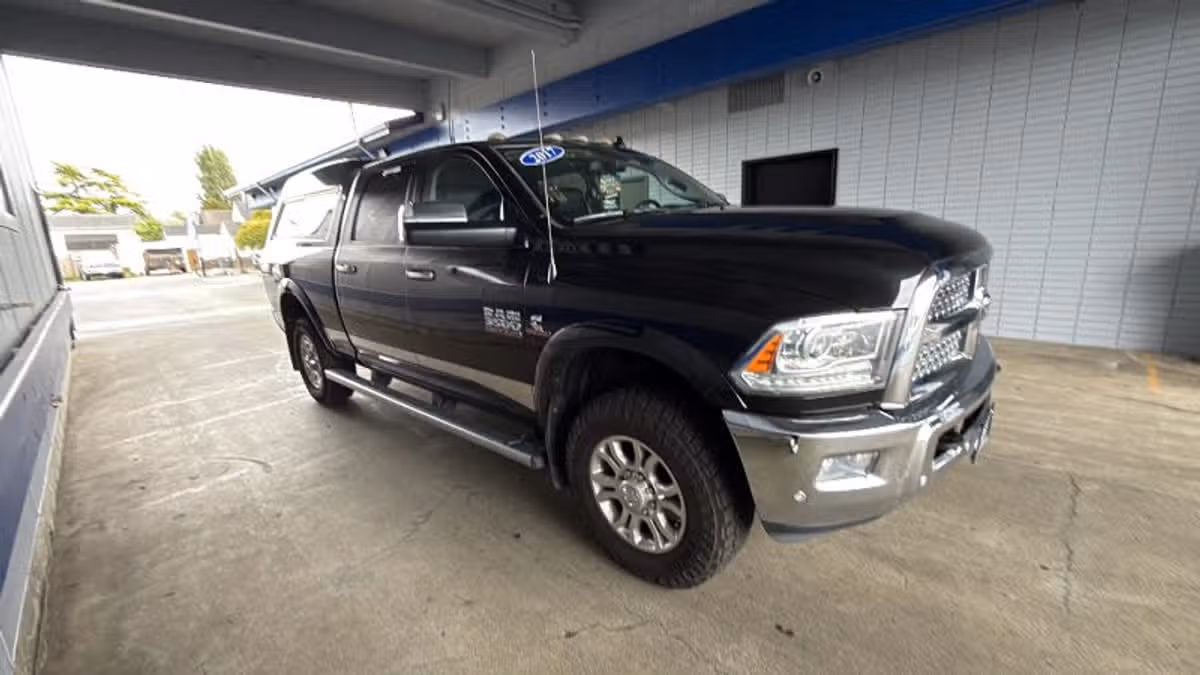 2017 Ram 3500 Laramie Image 5