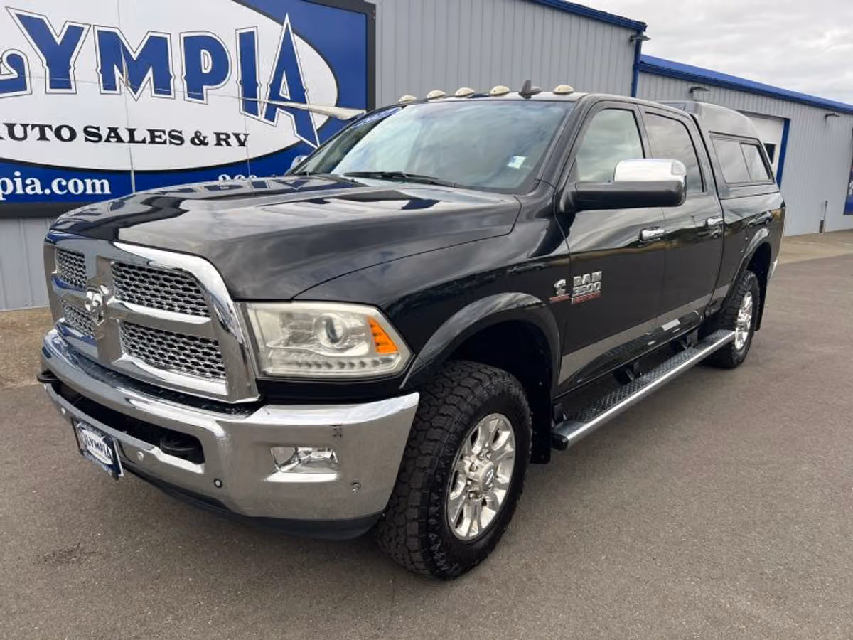 2017 Ram 3500 Laramie Image 3