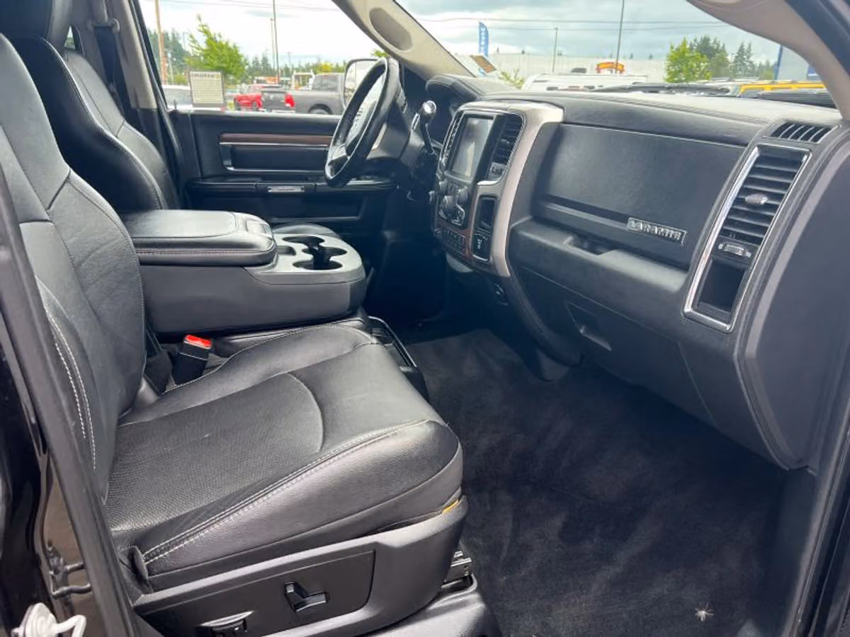 2017 Ram 3500 Laramie Image 8