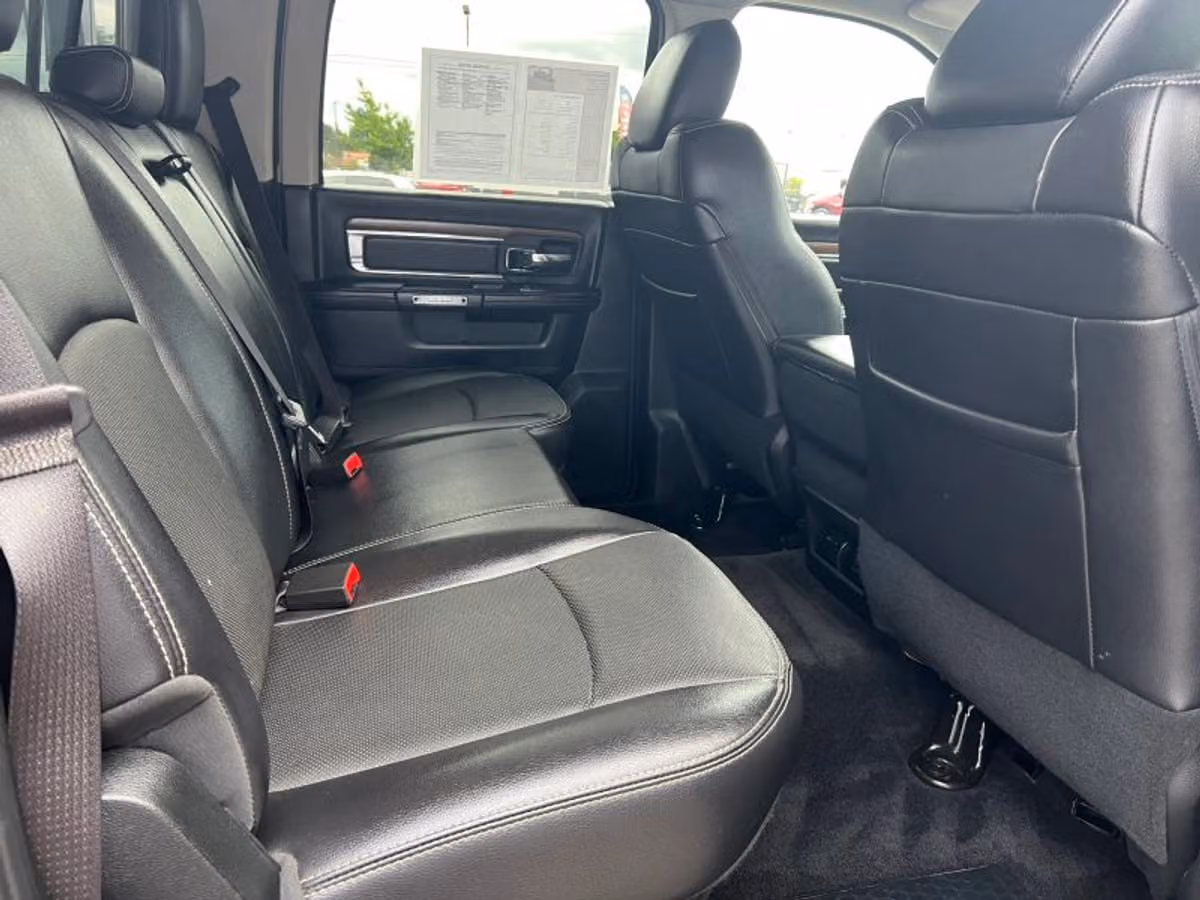 2017 Ram 3500 Laramie Image 10