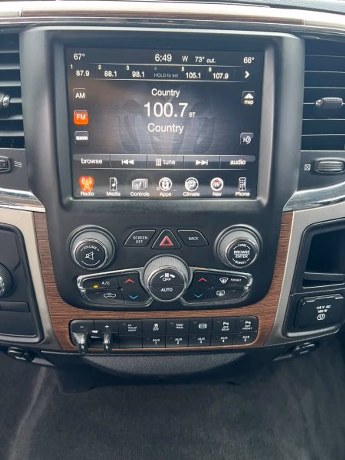 2017 Ram 3500 Laramie Image 28