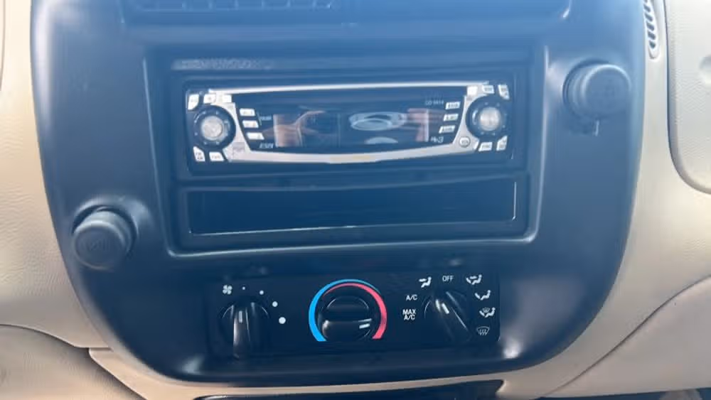 2004 Ford Ranger XL Image 16