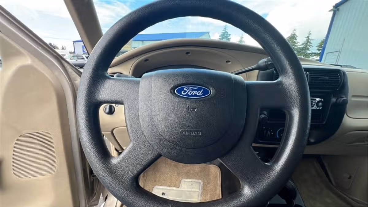 2004 Ford Ranger XL Image 17