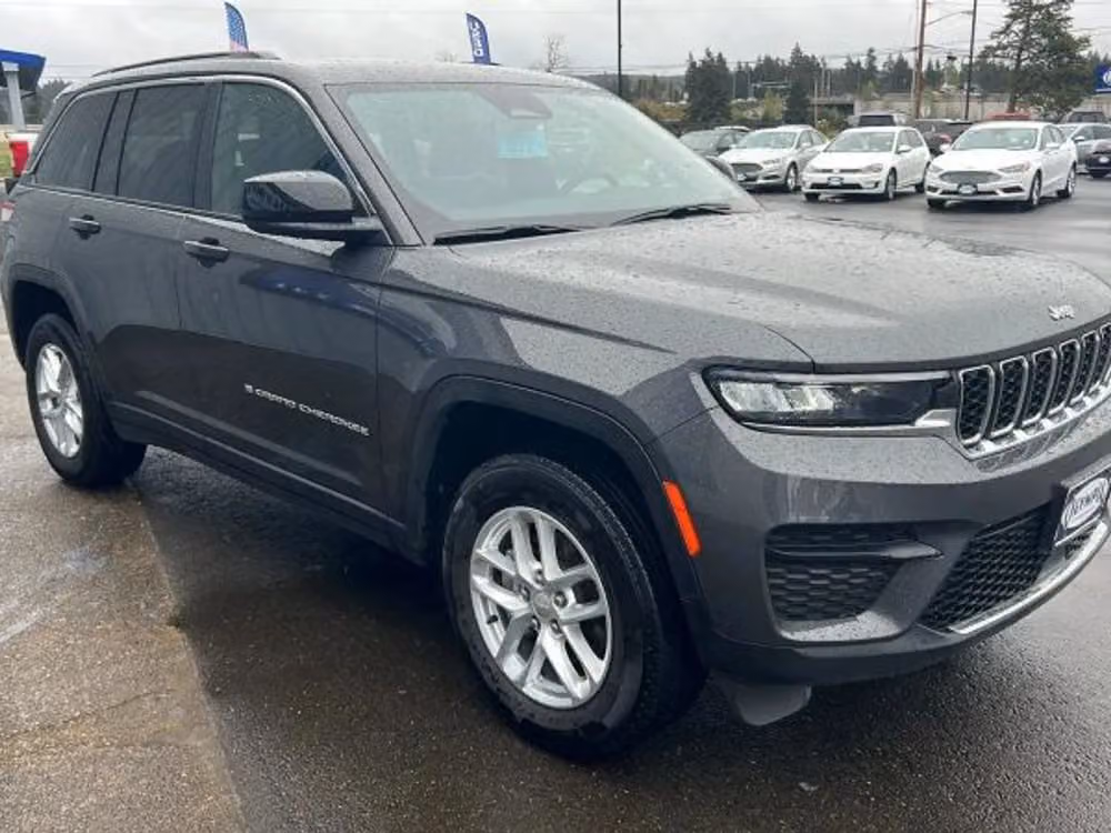 2025 Jeep Grand Cherokee Laredo X Lower Image 1