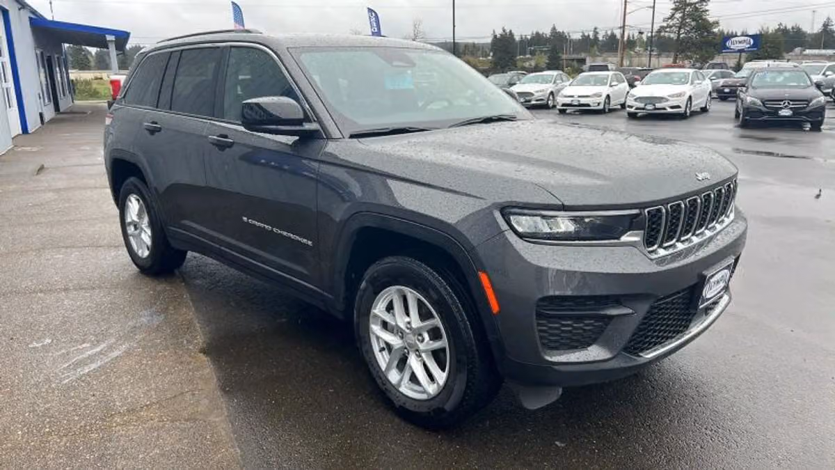2025 Jeep Grand Cherokee Laredo X Image 4