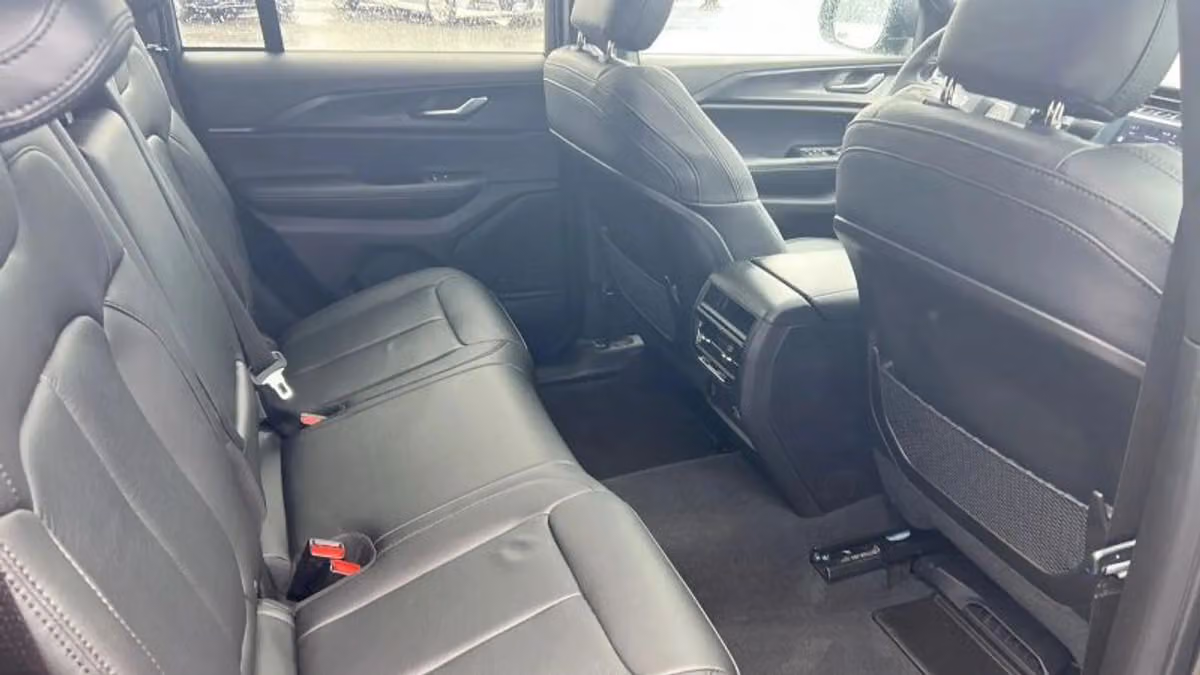 2025 Jeep Grand Cherokee Laredo X Image 7