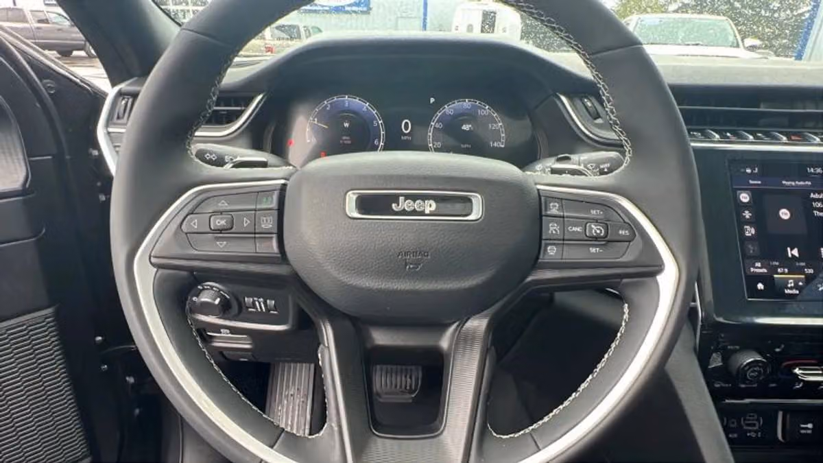 2025 Jeep Grand Cherokee Laredo X Image 21