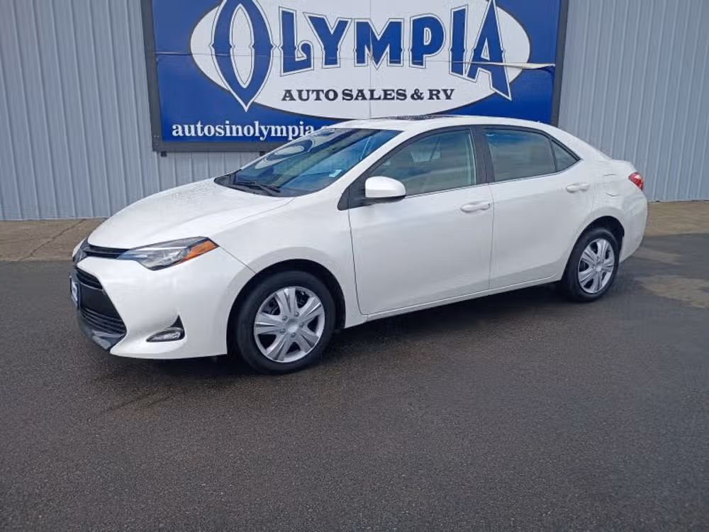 2017 Toyota Corolla LE Eco AT's photo