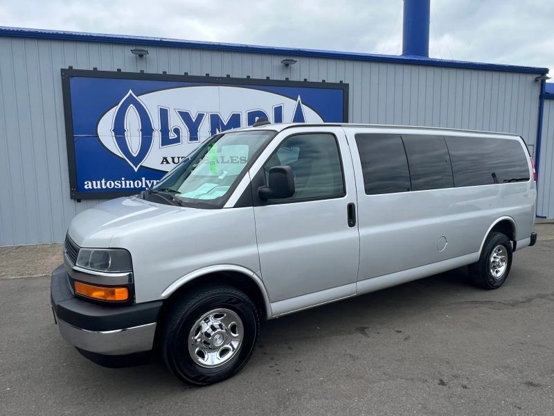 2017 Chevrolet Express 3500 LS Extended's photo