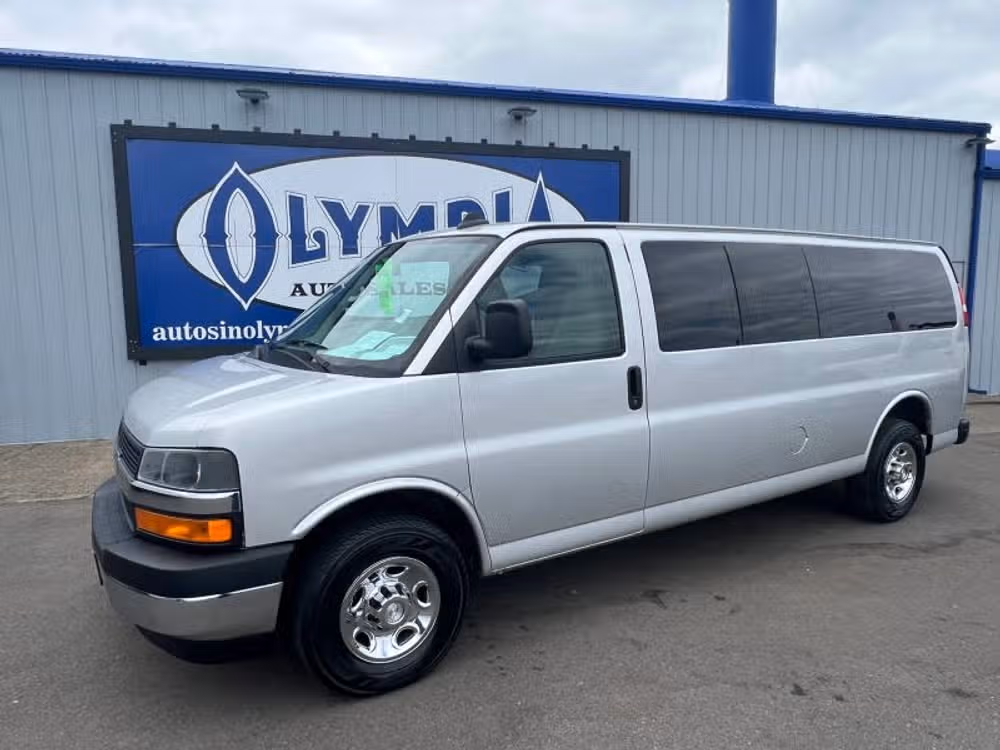2017 Chevrolet Express 3500 LS Extended's photo