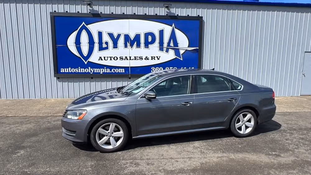 2014 Volkswagen Passat 1.8T S DSG's photo