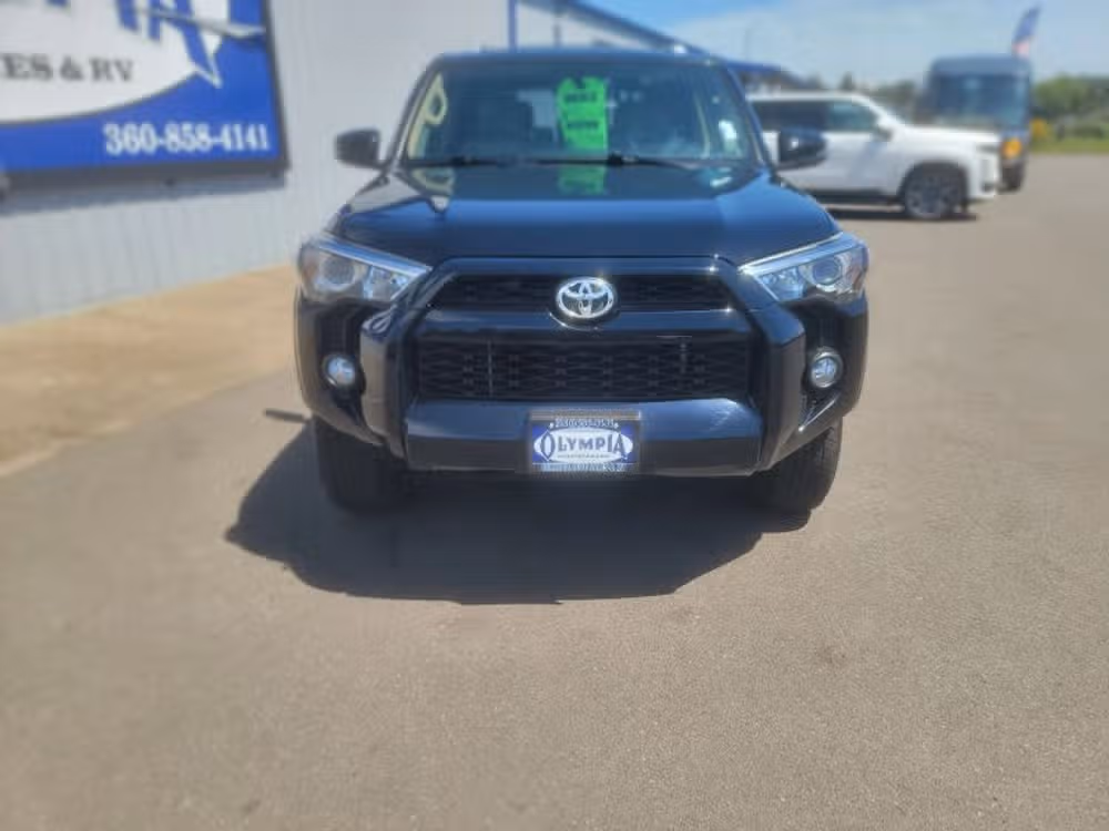 2018 Toyota 4Runner SR5 Premium Image 4