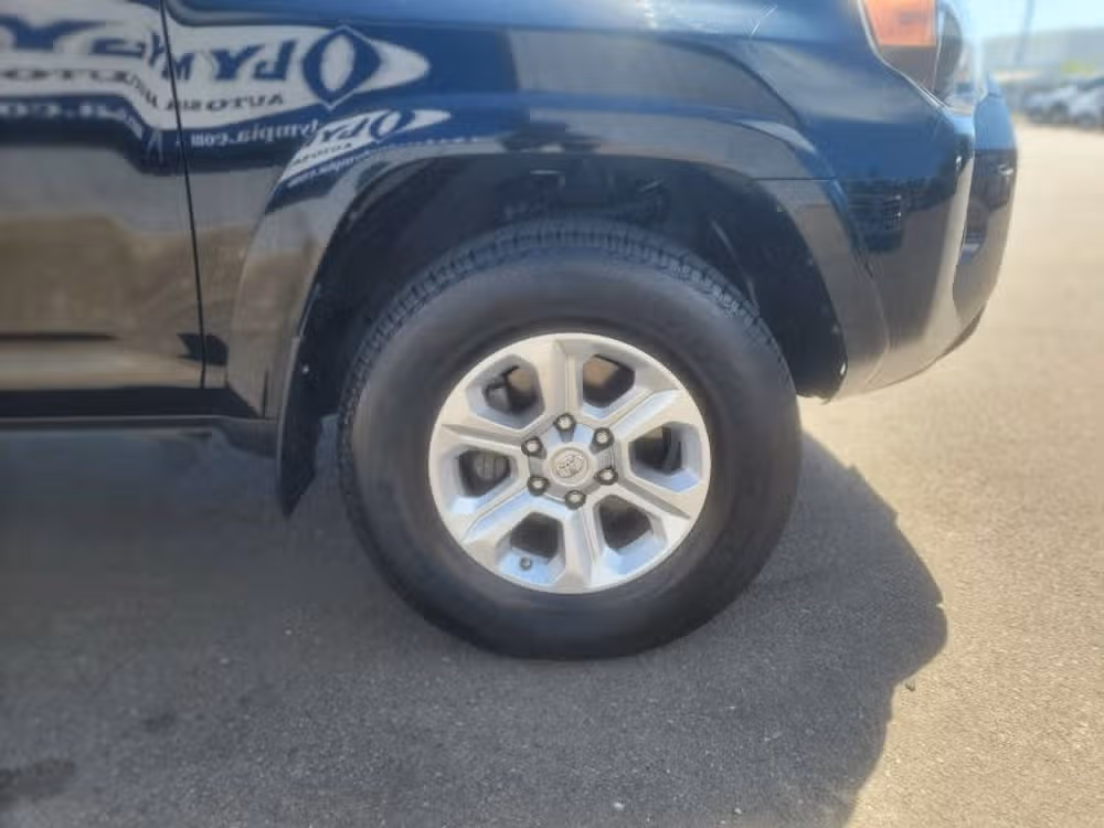 2018 Toyota 4Runner SR5 Premium Image 10