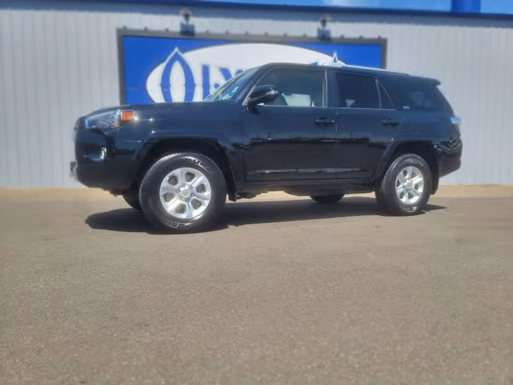 2018 Toyota 4Runner SR5 Premium Image 2