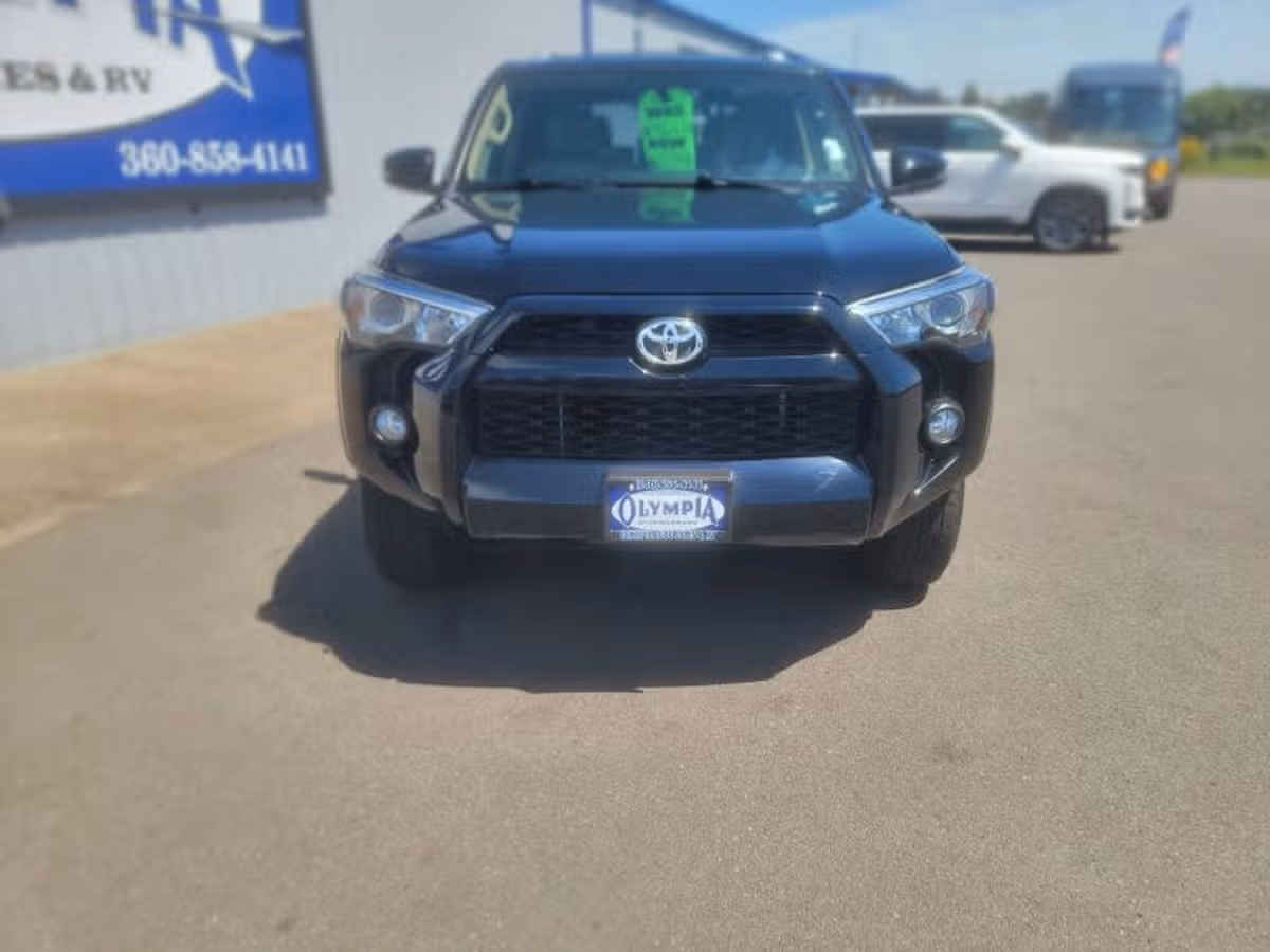 2018 Toyota 4Runner SR5 Premium Image 4