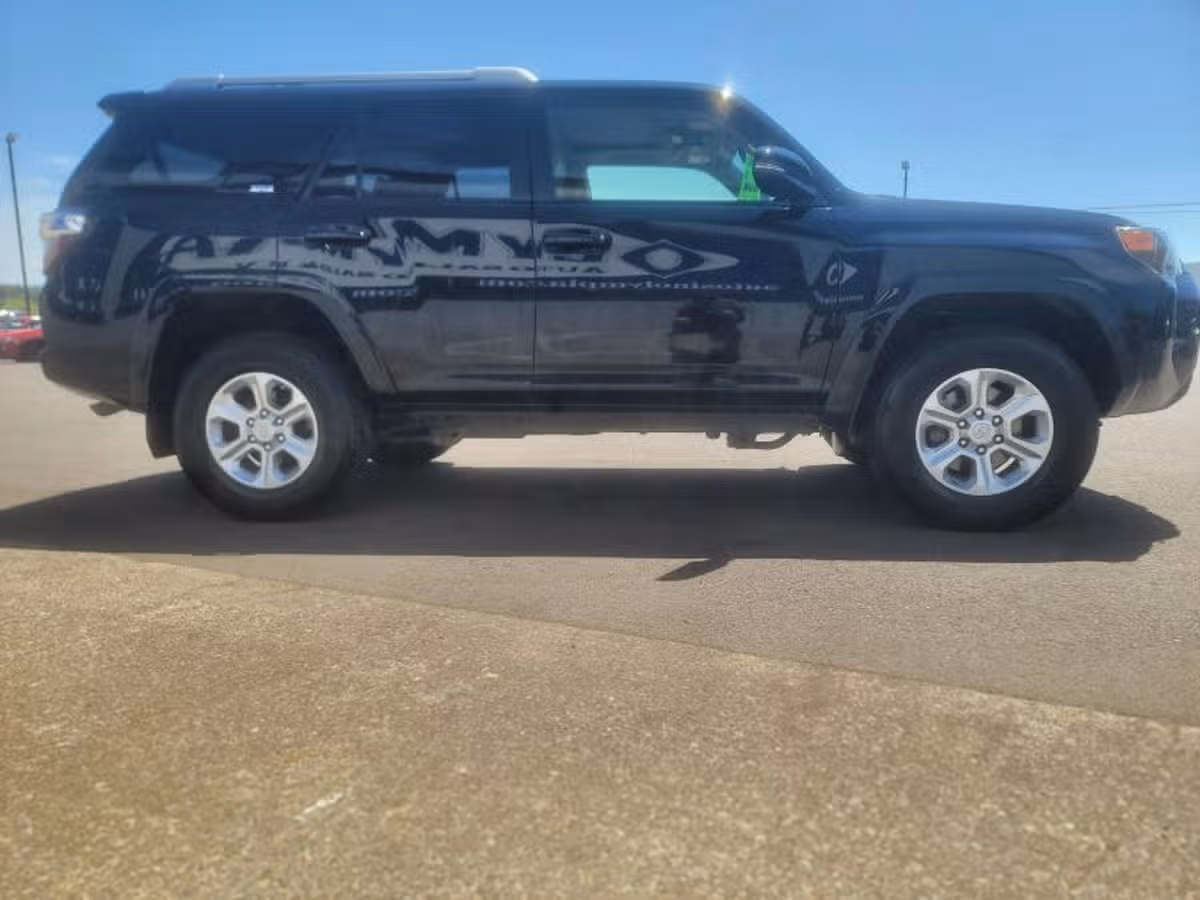 2018 Toyota 4Runner SR5 Premium Image 13