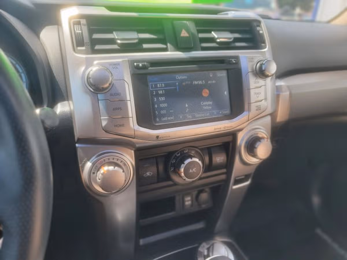2018 Toyota 4Runner SR5 Premium Image 39