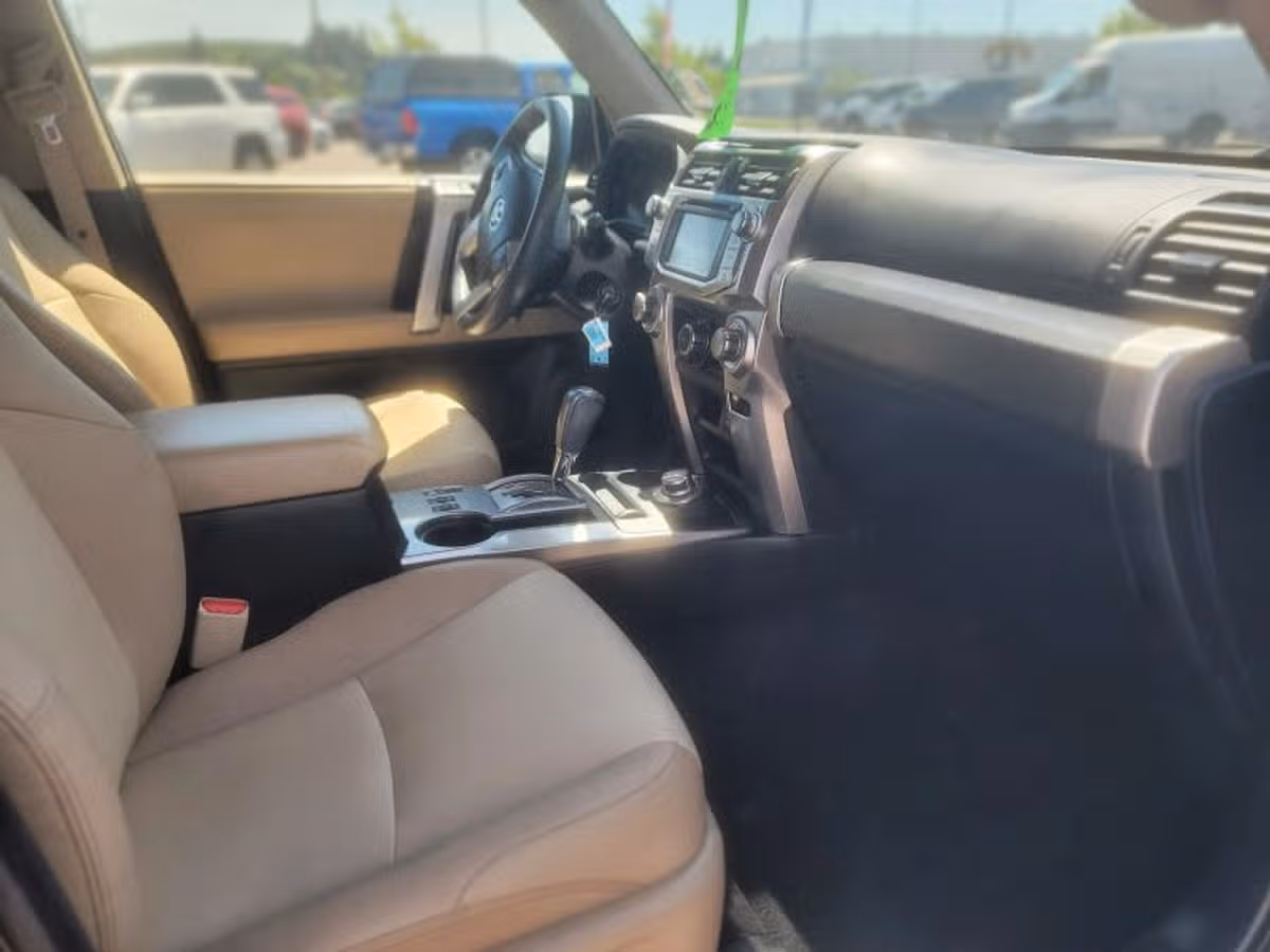 2018 Toyota 4Runner SR5 Premium Image 15