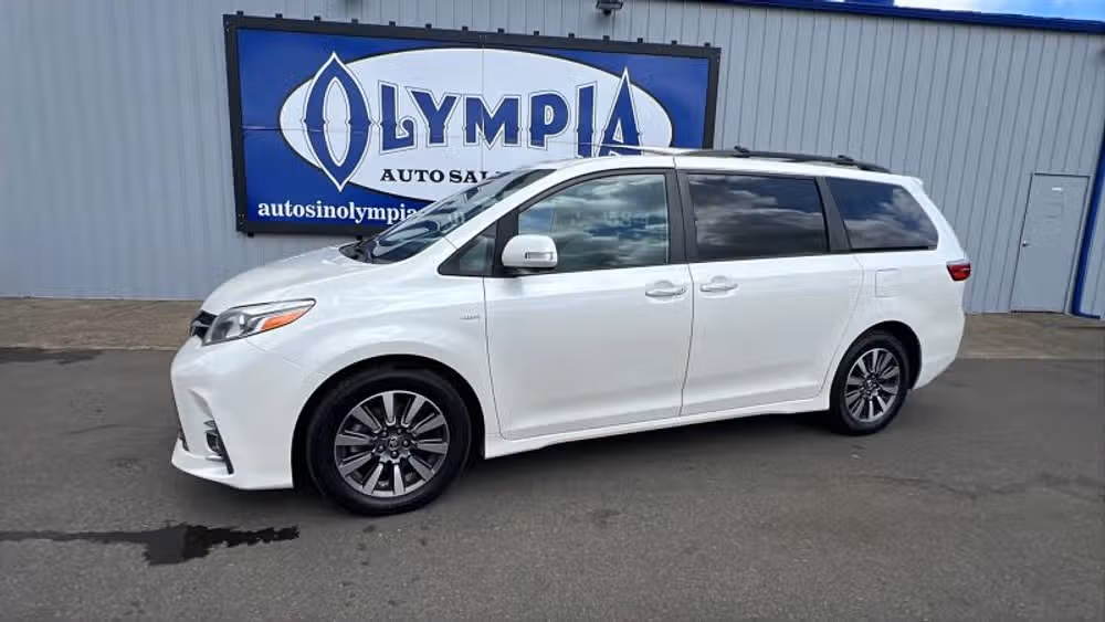 2020 Toyota Sienna Limited V6 AWD 7-Passenger's photo