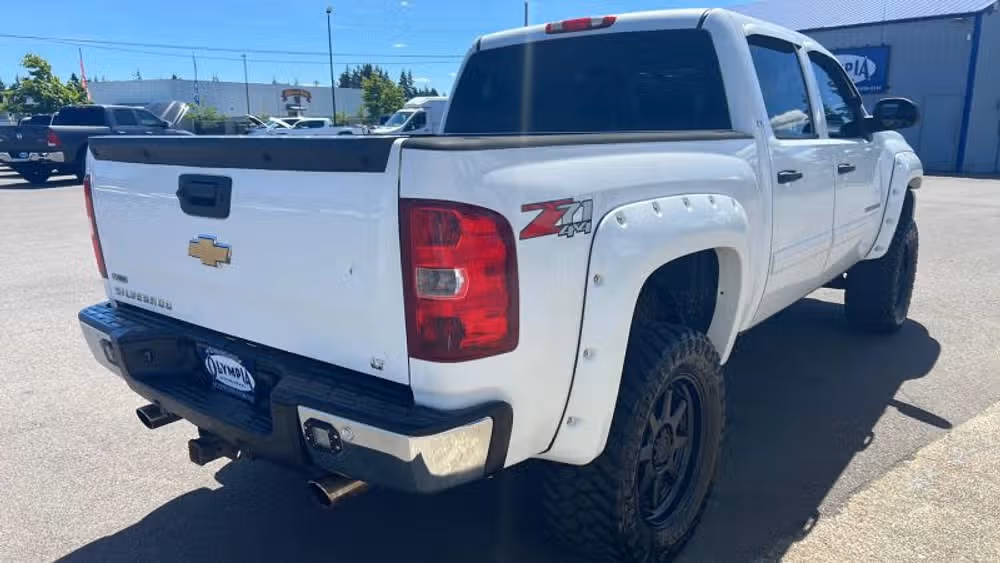 2011 Chevrolet Silverado 1500 LT Crew Cab Image 9