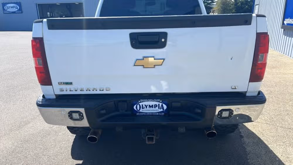 2011 Chevrolet Silverado 1500 LT Crew Cab Image 10